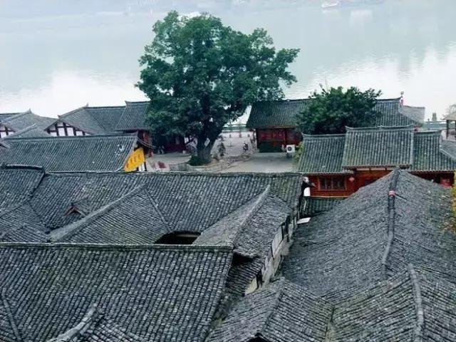 青瓦灰墻，高瓴飛檐，處處消磨時光