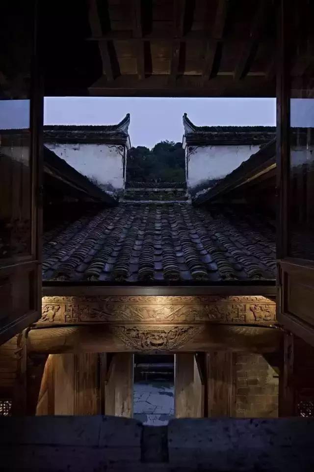 青瓦灰墻，高瓴飛檐，處處消磨時光