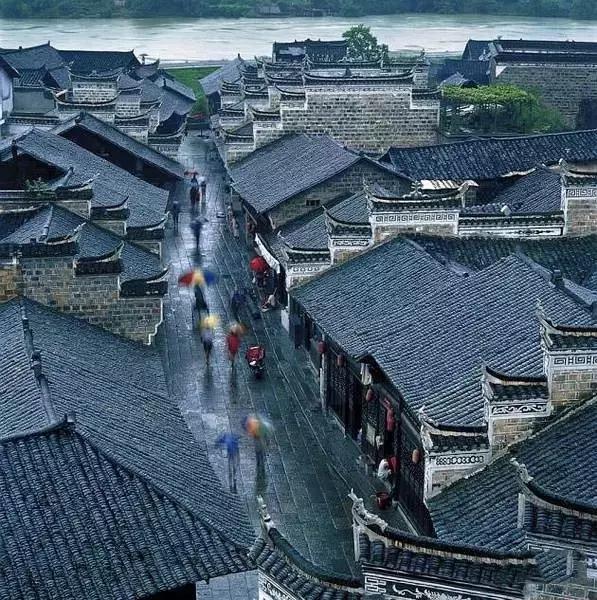 青瓦灰墻，高瓴飛檐，處處消磨時光