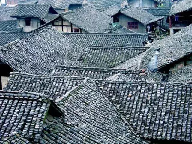 青瓦灰墻，高瓴飛檐，處處消磨時光