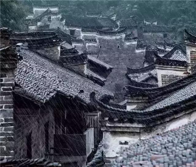 青瓦灰墻，高瓴飛檐，處處消磨時光