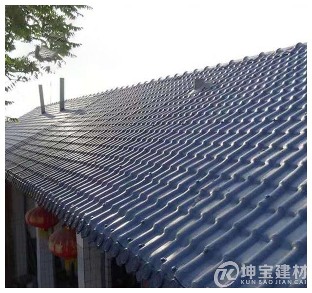 裝修屋頂選彩鋼瓦好還是合成樹(shù)脂瓦好？選對(duì)了直接節(jié)省幾千元