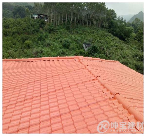 裝修屋頂選彩鋼瓦好還是合成樹(shù)脂瓦好？選對(duì)了直接節(jié)省幾千元